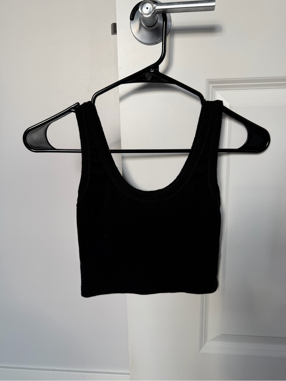 Signature8 Black Scoop Neck Cropped Tank